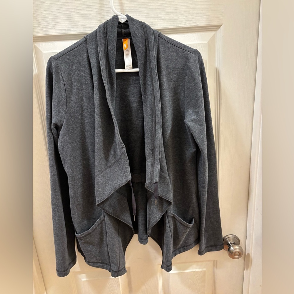 LUCY Gray wrap